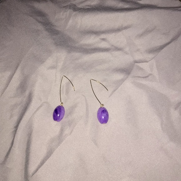 Jewelry - Purple drop earrings.